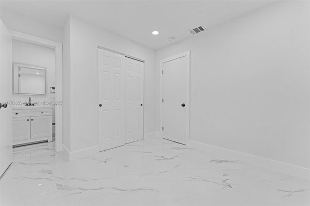 Bathroom, Empty room, Interior, Marble, Recessed Lighting