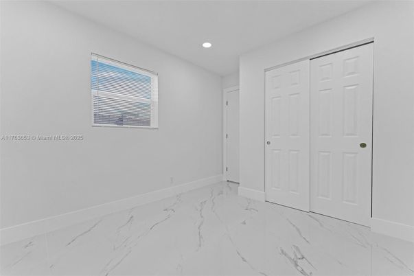 Empty room, Interior, Marble, Recessed Lighting