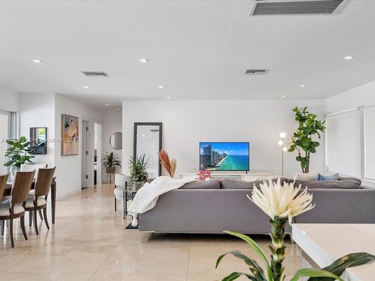 Dining room, Interior, Living room, Recessed Lighting
