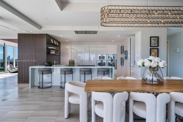 Dining room, Interior, Kitchen, Pendant Lights, Recessed Lighting, Stainless Steel Appliances