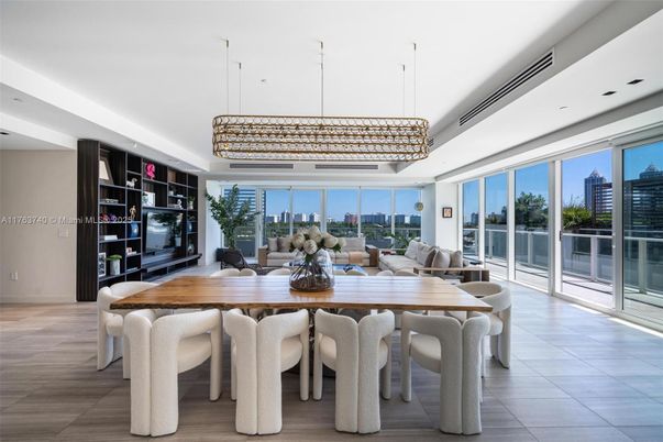 Chandelier, Dining room, Interior, Living room, Pendant Lights