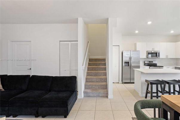 Interior, Kitchen, Living room, Recessed Lighting, Stainless Steel Appliances