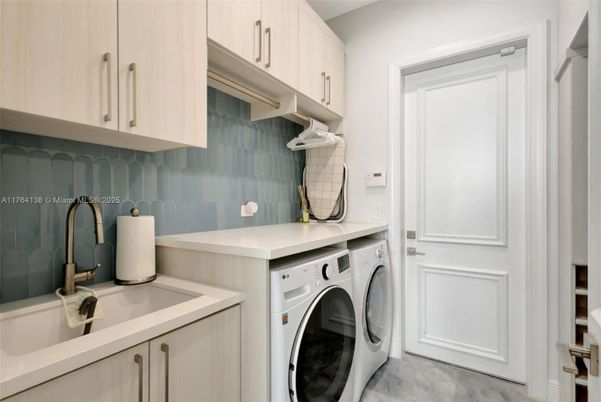 Interior, Washer