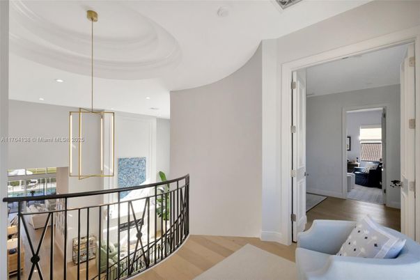 Interior, Pendant Lights, Recessed Lighting, Wood Texture Flooring