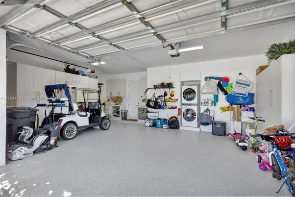 Garage, Interior