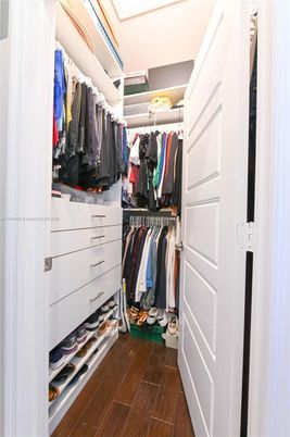 Interior, Walk-in Closets, Wood Texture Flooring