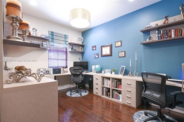 Home Office, Interior, Recessed Lighting, Wood Texture Flooring
