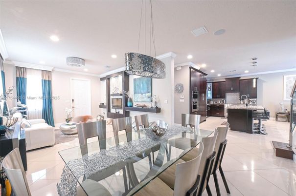 Dining room, Interior, Kitchen, Pendant Lights, Recessed Lighting