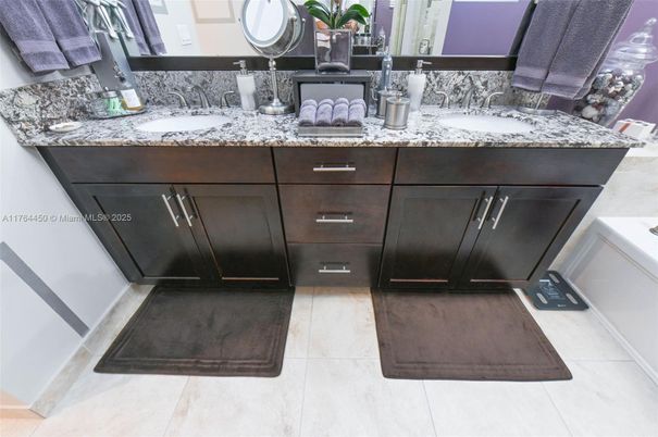 Bathroom, Dual Sink Vanities, Interior