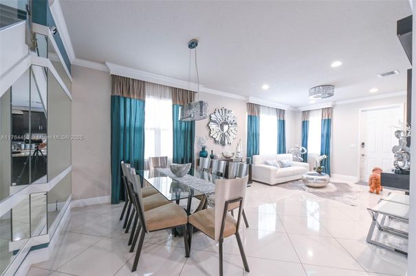 Dining room, Interior, Pendant Lights, Recessed Lighting