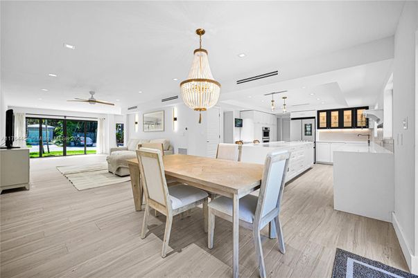 Chandelier, Dining room, Interior, Kitchen, Pendant Lights, Recessed Lighting, Wood Texture Flooring