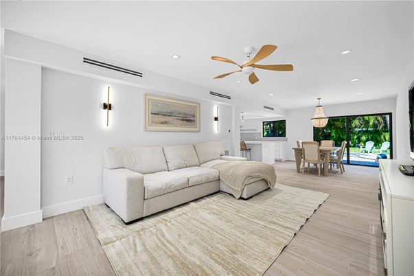Dining room, Interior, Living room, Pendant Lights, Recessed Lighting, Wood Texture Flooring