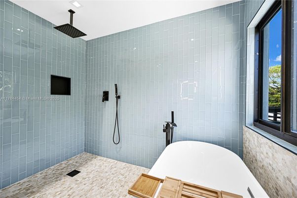 Bathroom, Free Standing Baths, Interior, Recessed Lighting