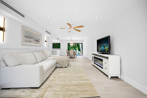 Dining room, Interior, Living room, Pendant Lights, Recessed Lighting, Wood Texture Flooring