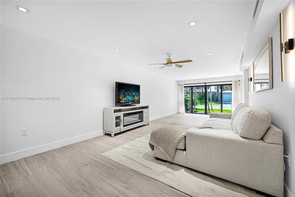 Bedroom, Interior, Living room, Recessed Lighting, Wood Texture Flooring