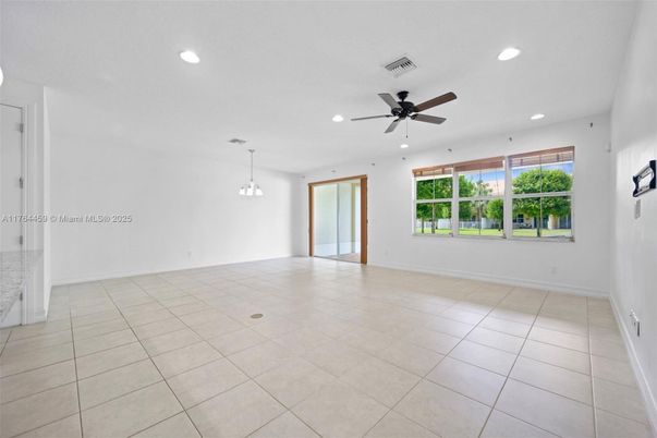 Empty room, Interior, Pendant Lights, Recessed Lighting
