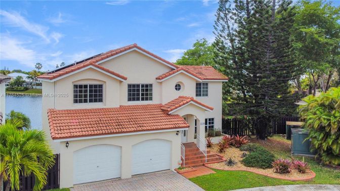Attached, Exterior, Facade, Spanish Mediterranean
