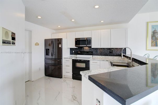 Interior, Kitchen, Marble, Recessed Lighting