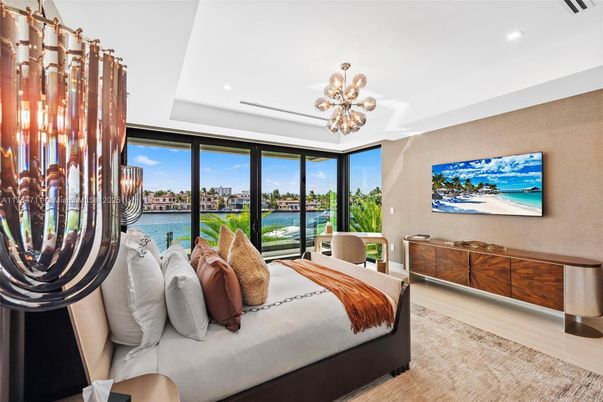 Bedroom, Interior, Pendant Lights, Recessed Lighting, Water, Wood Texture Flooring