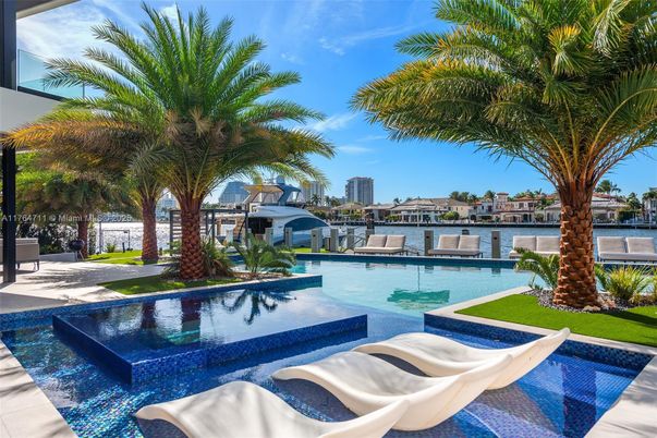 Exterior, Pool, Water