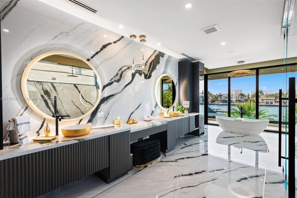 Interior, Marble, Marble Walls, Recessed Lighting, Water