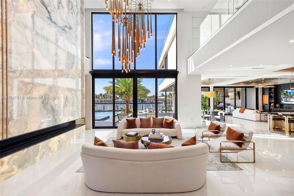 Dining room, Interior, Living room, Pendant Lights, Recessed Lighting, Water