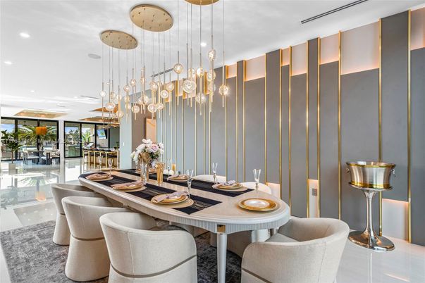 Dining room, Interior, Pendant Lights, Recessed Lighting