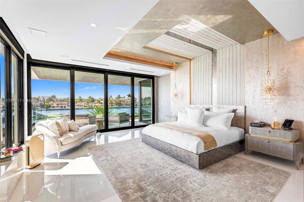 Bedroom, Interior, Recessed Lighting, Water