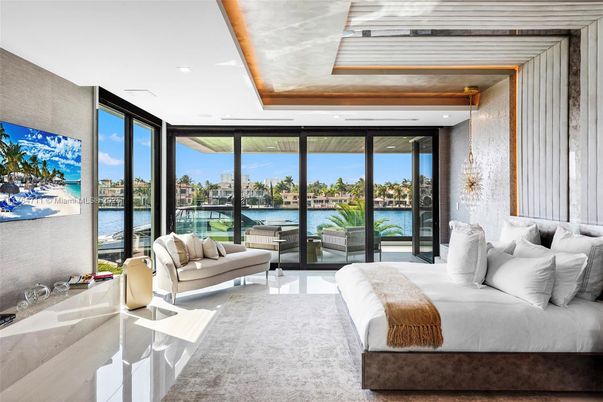 Interior, Living room, Recessed Lighting, Water