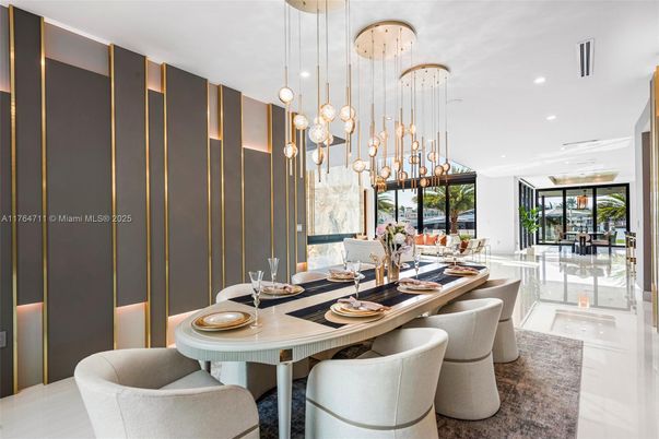 Dining room, Interior, Pendant Lights, Recessed Lighting