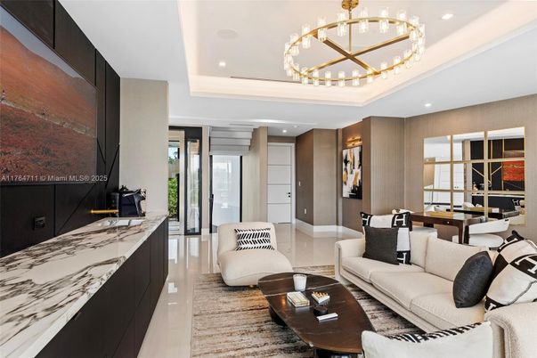 Dining room, Interior, Living room, Pendant Lights, Recessed Lighting