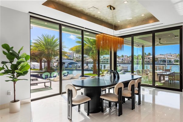 Chandelier, Dining room, Interior, Pendant Lights, Recessed Lighting, Water