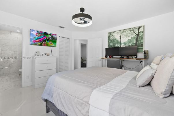 Bedroom, Interior, Marble, Pendant Lights