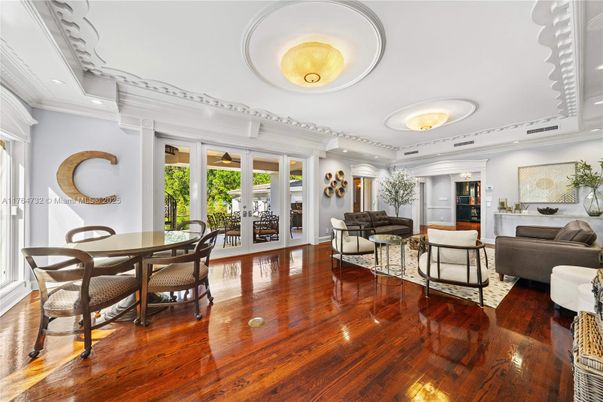 Dining room, Interior, Living room, Recessed Lighting, Wood Texture Flooring