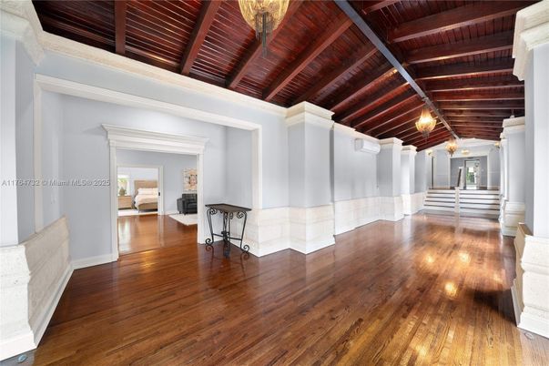 Empty room, Interior, Wooden Beams, Wooden Ceilings, Wood Texture Flooring