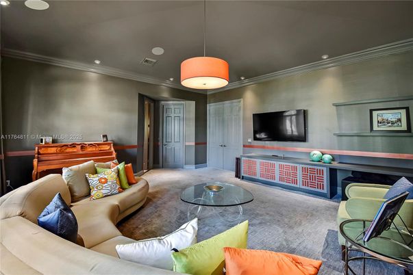 Interior, Living room, Pendant Lights, Recessed Lighting