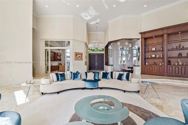 Interior, Living room, Pendant Lights, Recessed Lighting