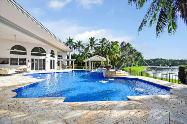 Exterior, Pool, Water