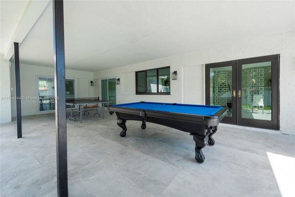 Billiard Table, Game Room, Interior