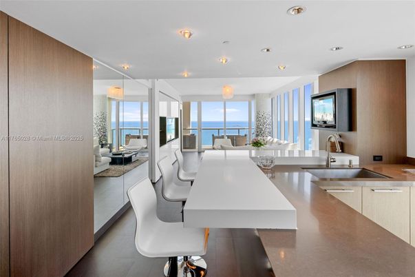 Dining room, Interior, Kitchen, Living room, Recessed Lighting, Water