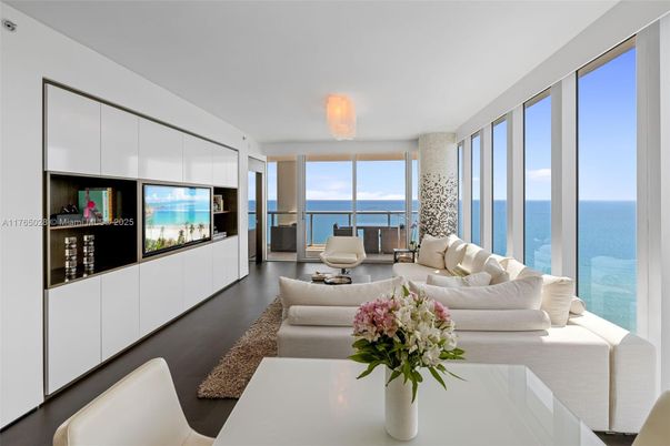 Interior, Living room, Water, Wood Texture Flooring