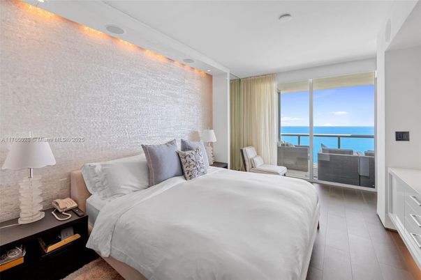 Bedroom, Interior, Recessed Lighting, Water