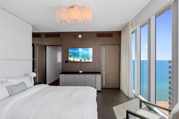 Bedroom, Interior, Water