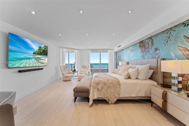 Bedroom, Interior, Living room, Recessed Lighting, Water, Wood Texture Flooring