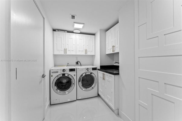 Interior, Washer