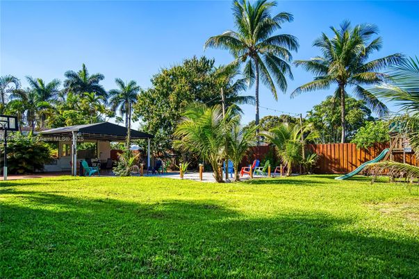 Backyard, Exterior, Playground