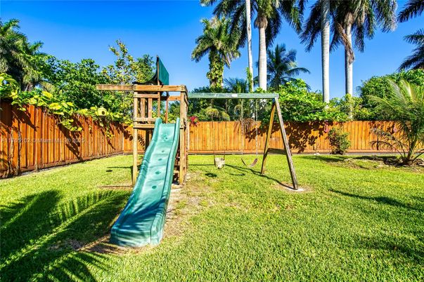 Backyard, Exterior, Playground