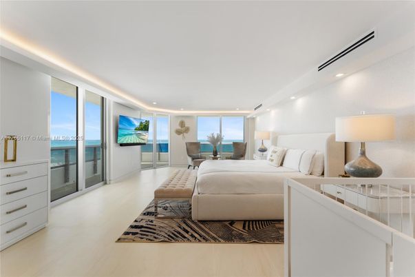 Bedroom, Interior, Recessed Lighting, Water