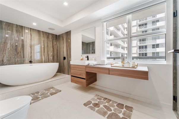 Bathroom, Dual Sink Vanities, Free Standing Baths, Interior, Recessed Lighting