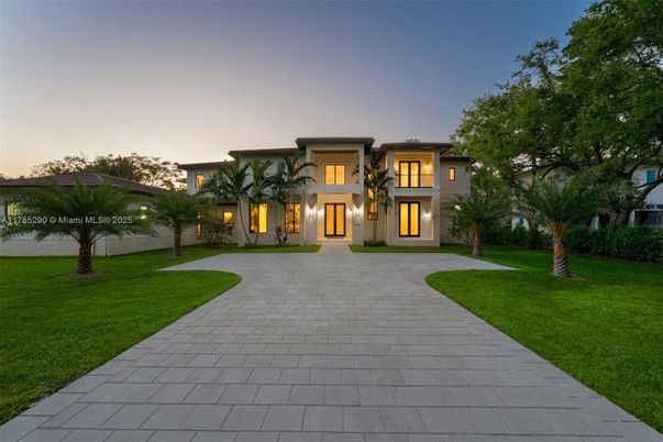 Backyard, Exterior, Facade, French Provincial
